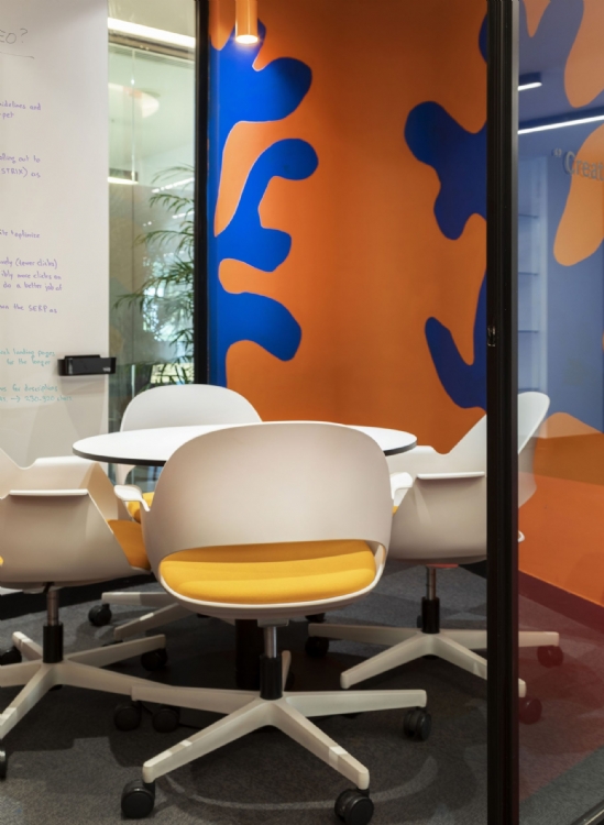 matisse-toplantı-odası-turuncu-nurus-n11.com-toros-and-partners