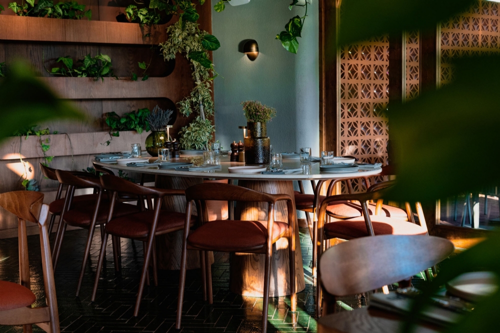 seed-fethiye-restoran-restaurant-chef-şef-iç-mimari-tasarım-chef-kitchen-bar-design-warm-interior-türkiye-turkey-terracotta-handmade-ceramics-el yapımı seramik-bahçe-garden