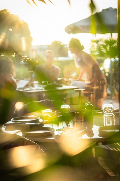 seed-fethiye-restoran-restaurant-chef-şef-iç-mimari-tasarım-chef-kitchen-bar-design-warm-interior-türkiye-turkey-terracotta-handmade-ceramics-el yapımı seramik-bahçe-garden