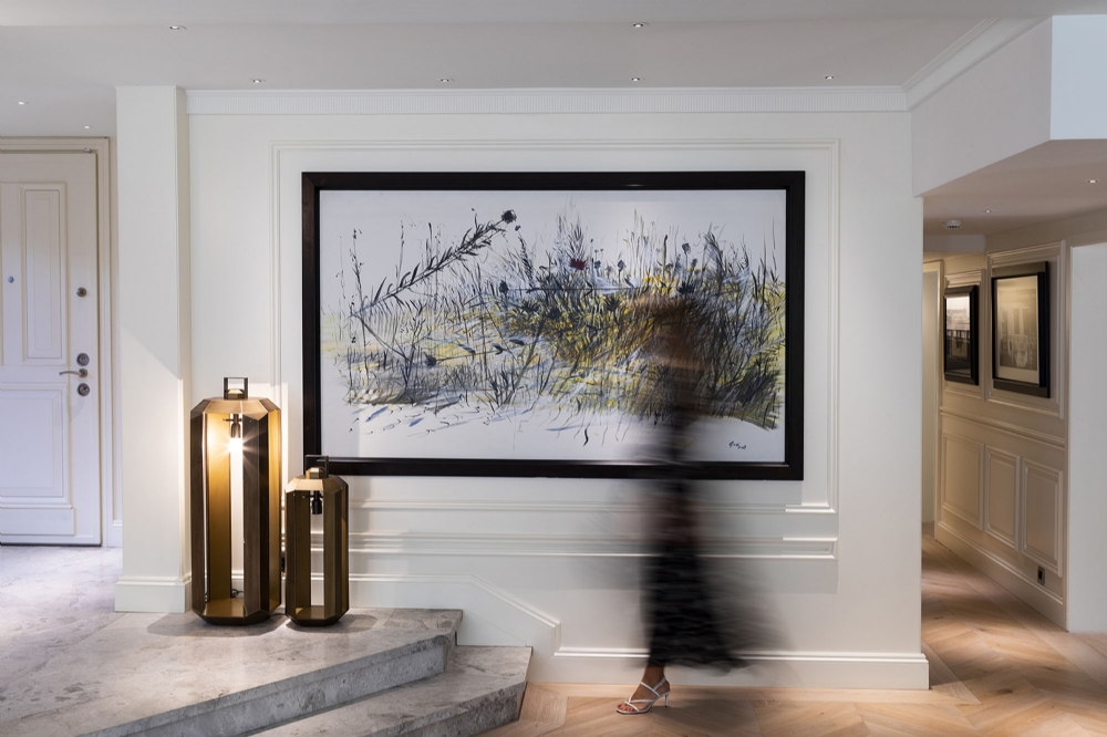 mehmet gün sanat eseri lüks villa tasarımı zekeriyaköy istanbul merdiven beyaz ferah açık renkler iç mimarlık iç mimari firma toros and partners