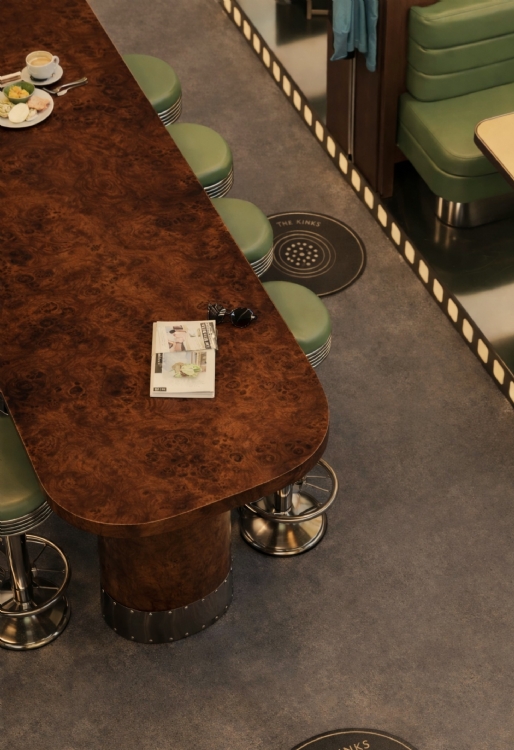 the-diner-ozel-tasarim-aydinlatma-retro-diner-konsept-toros-and-partners-istanbul-restoran-ic-mekan-kök-masa-tasarimi